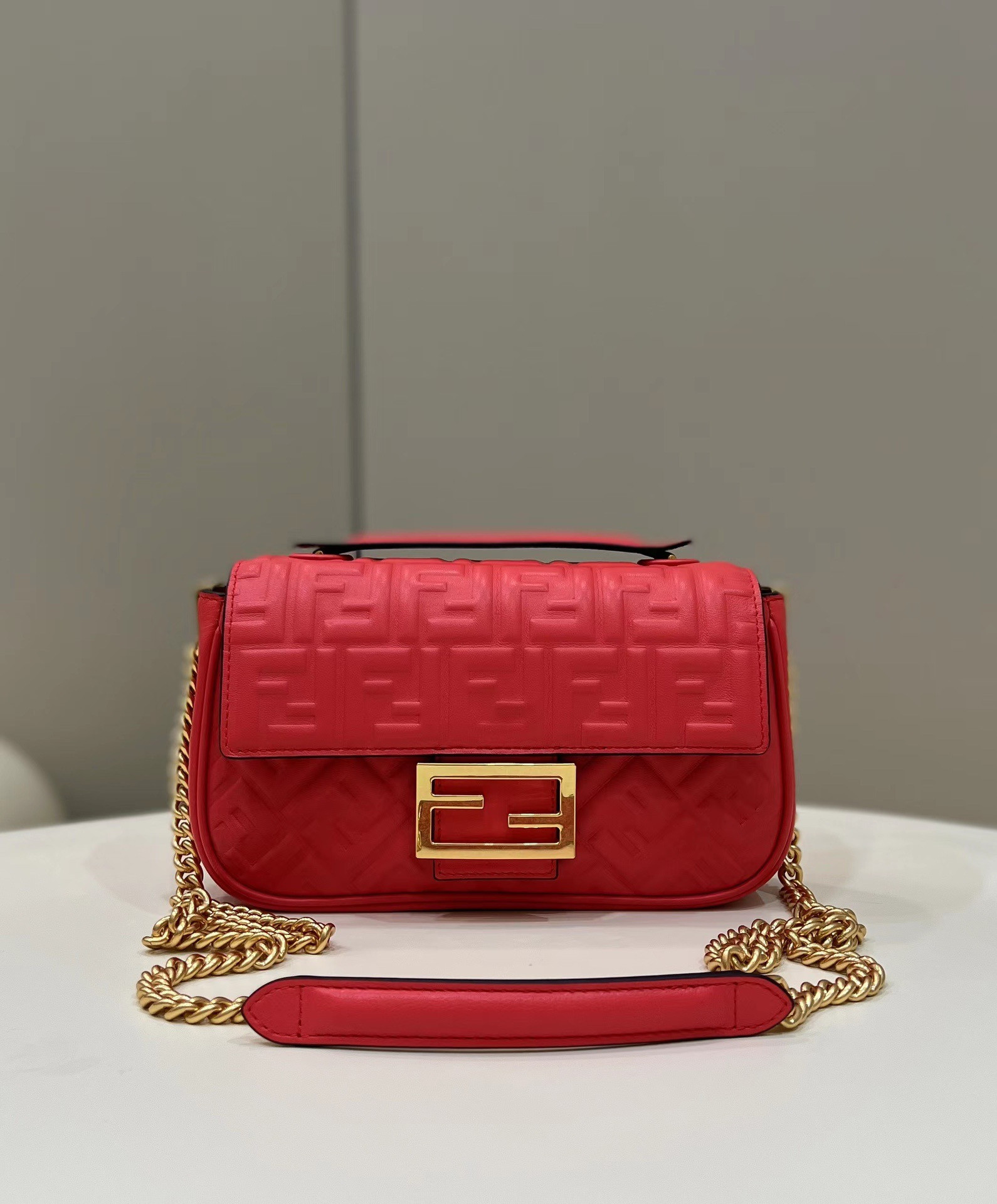 F**di baguette chain midi 397b98-24*14*7cm