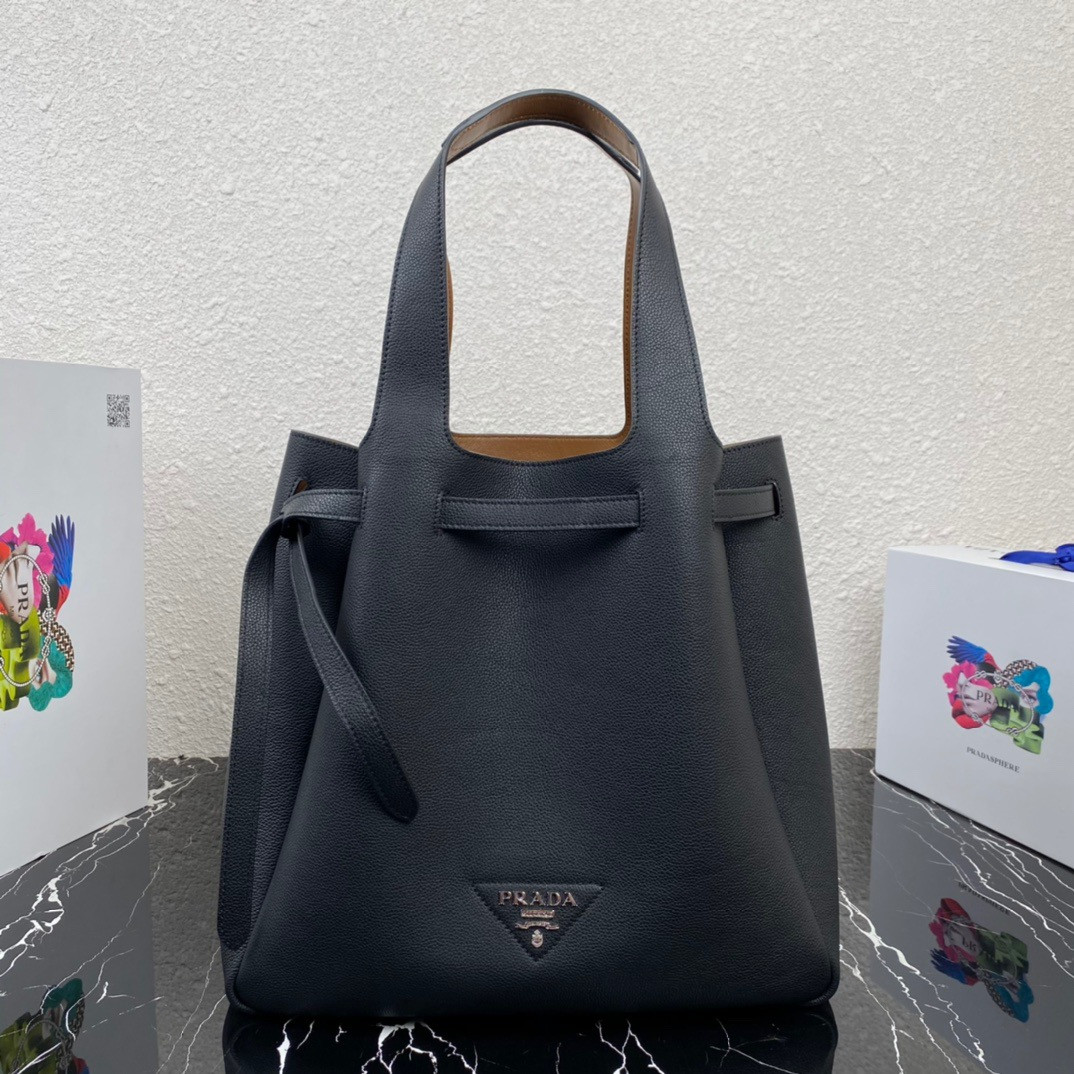 Pra*a leather tote