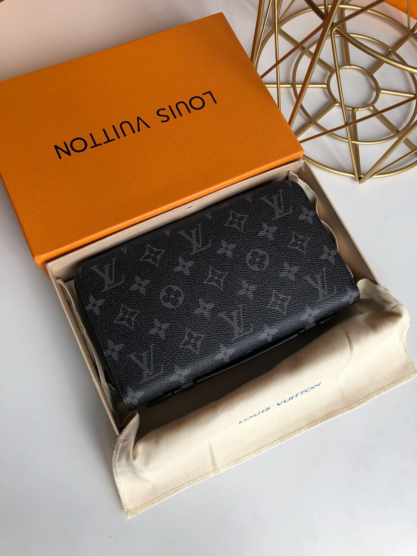 l0*is V*t0n zippy xl wallet