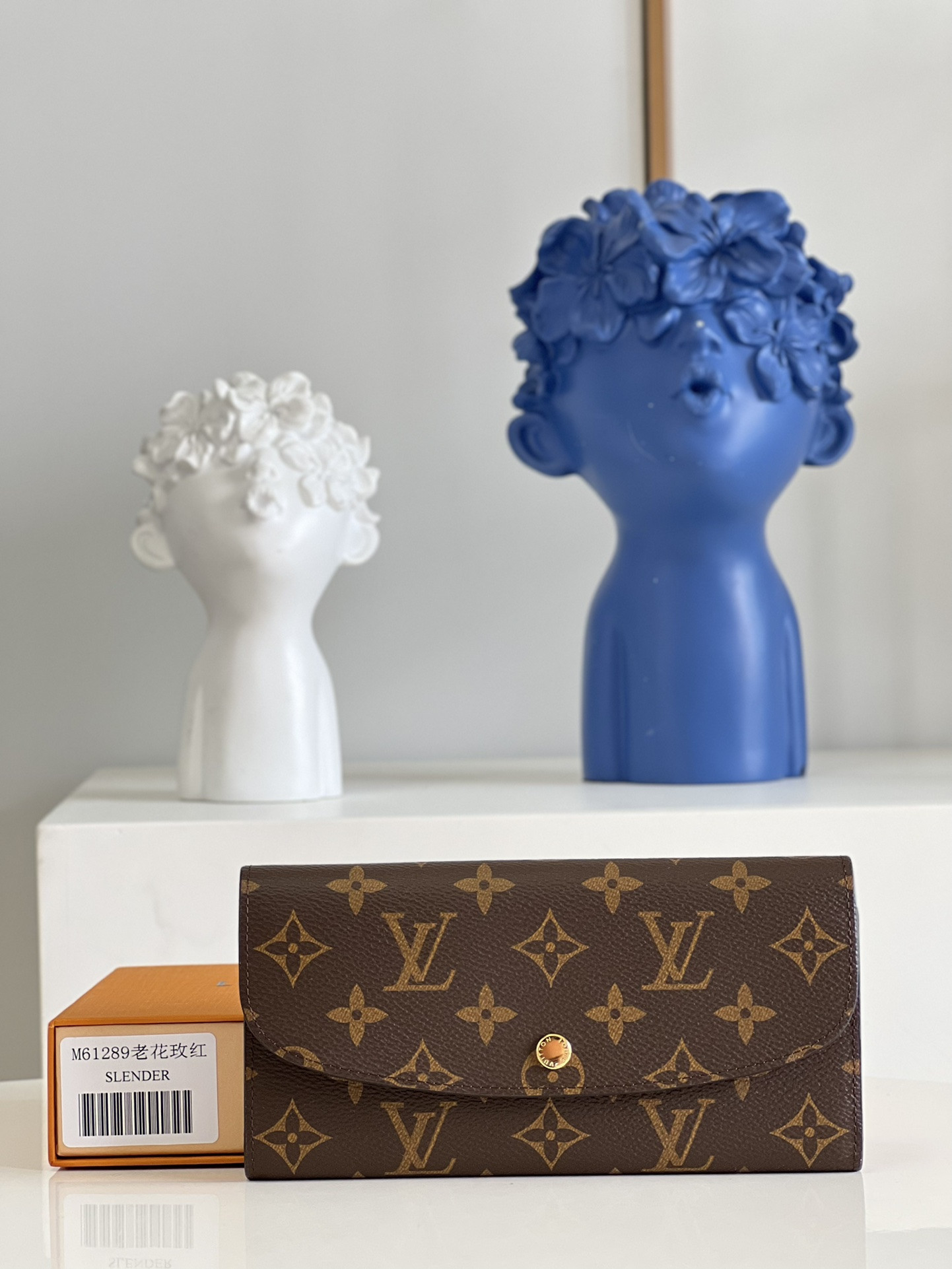 l0*is V*t0n emilie wallet