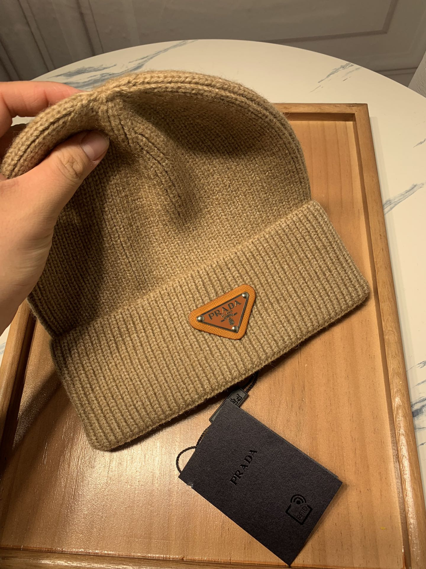 Pra*a hat