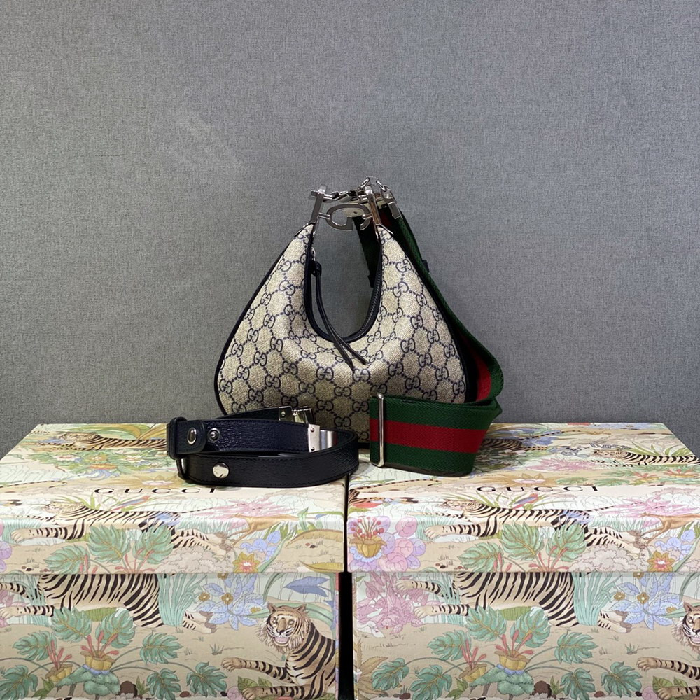 G*u*i attache small shoulder bag
