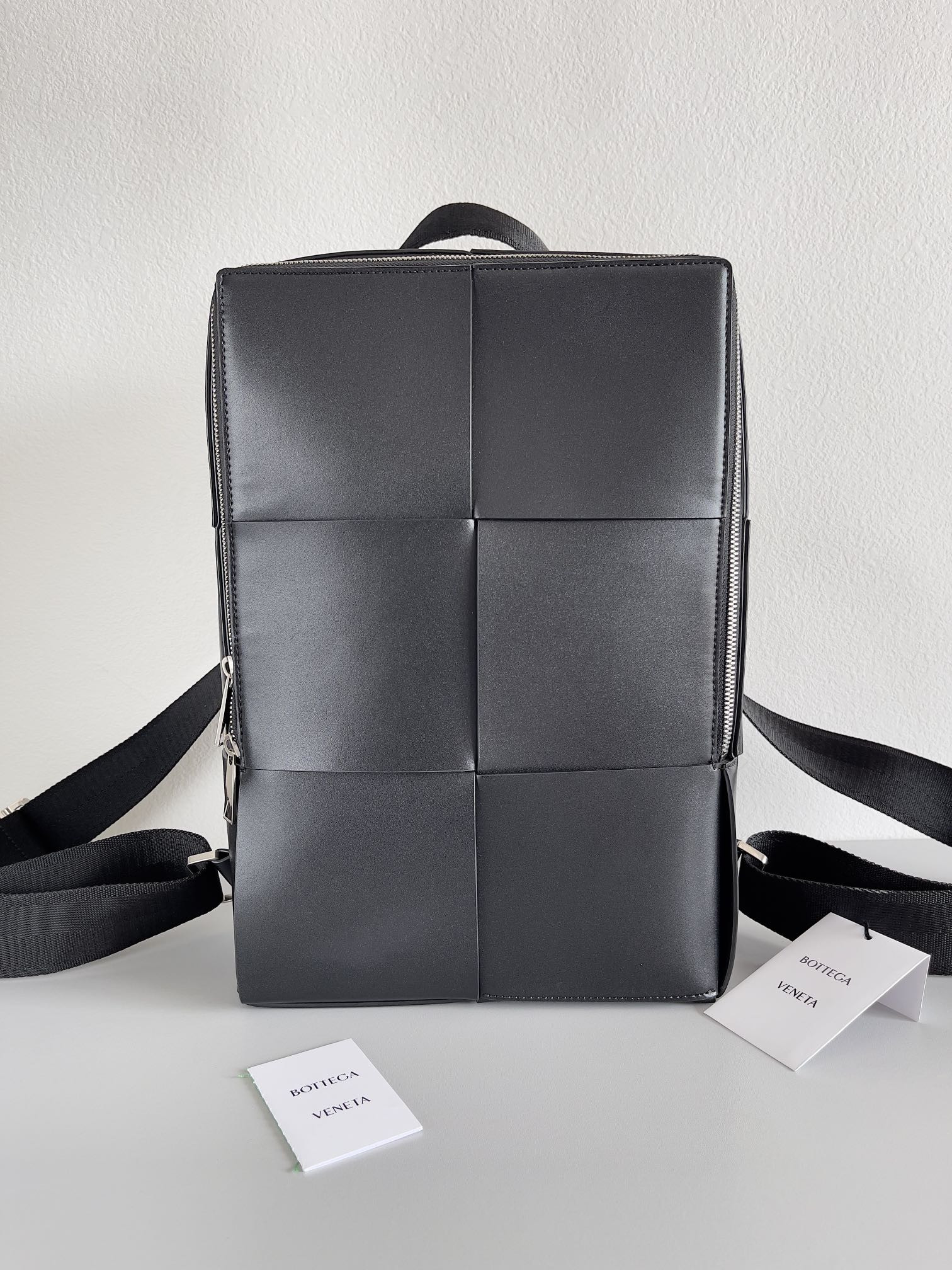 bo*te*ga Ve*ne*ta arco backpack
