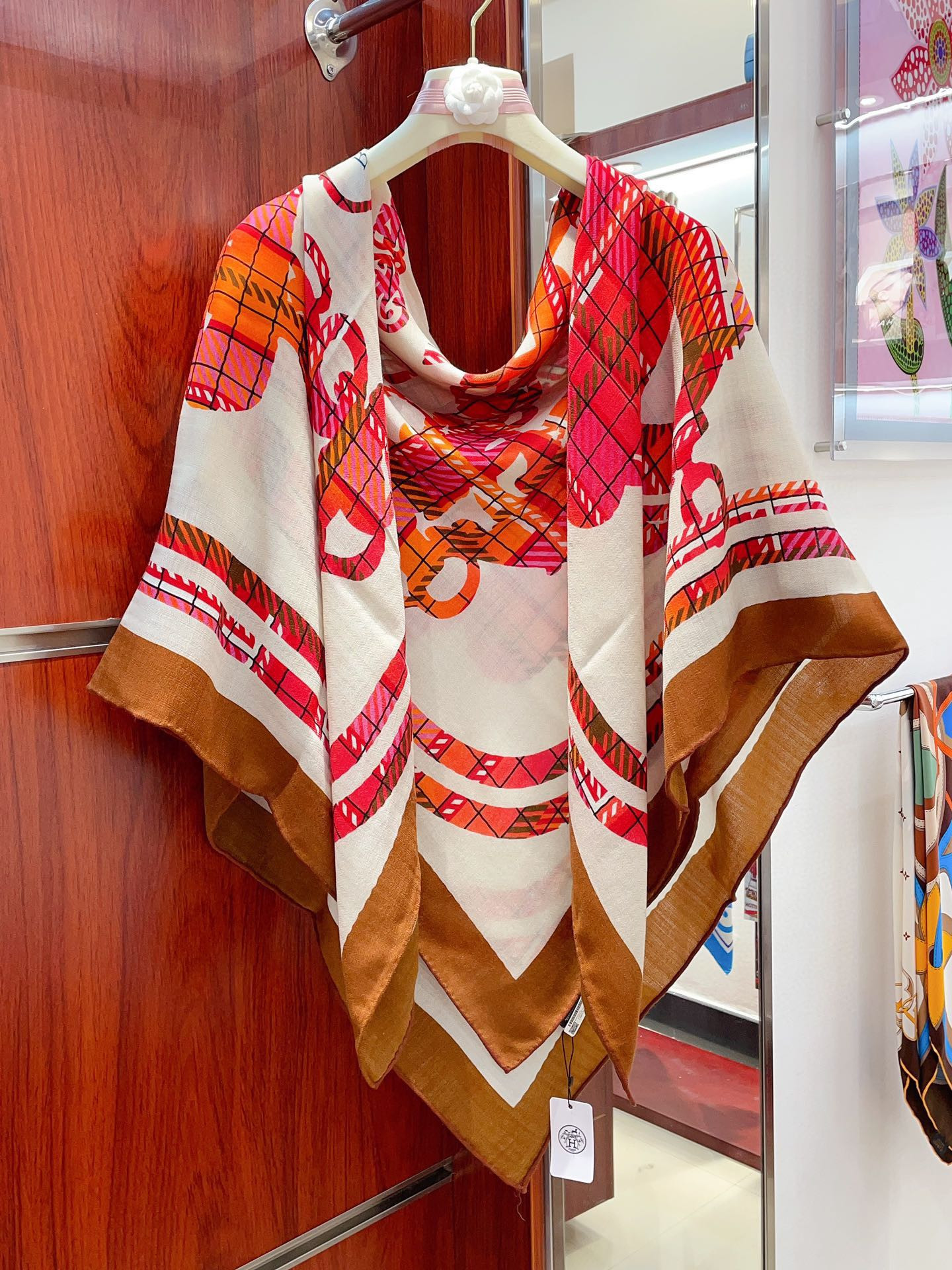 H**mes scarf