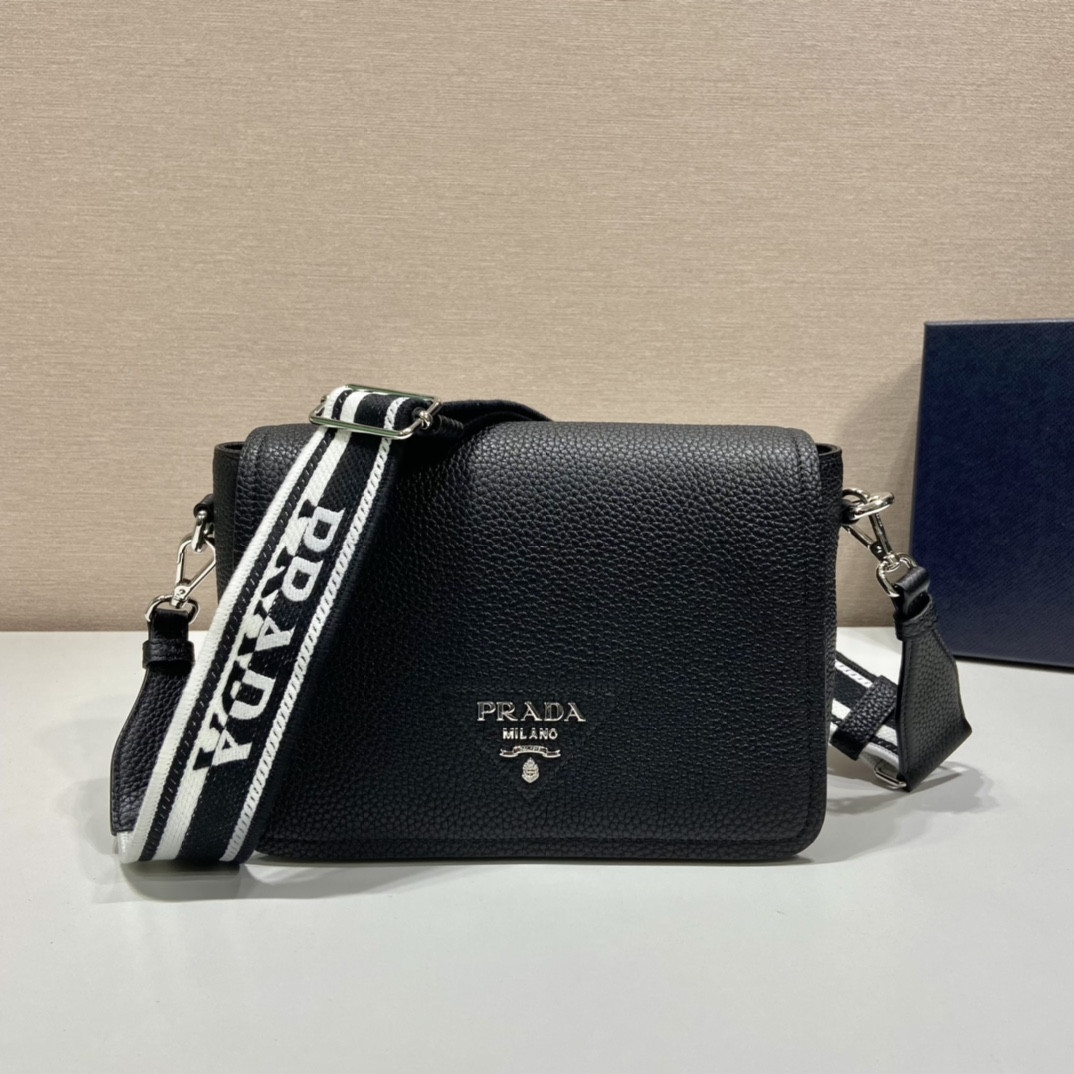 Pra*a leather shoulder bag-23*18*9cm