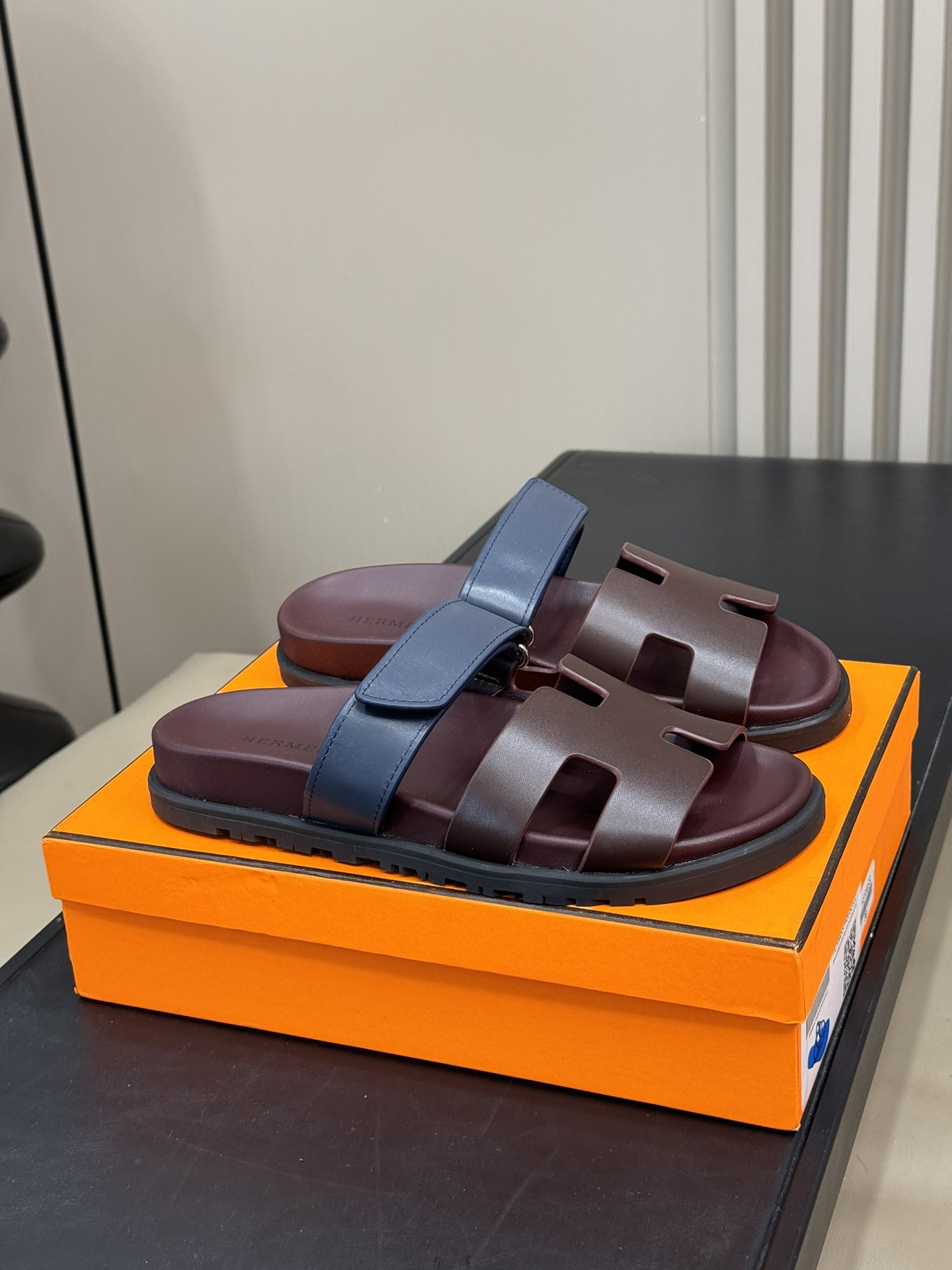 H**mes sandal