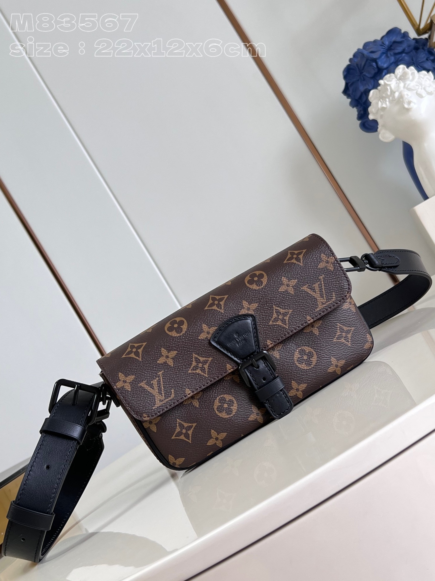 l0*is V*t0n montsouris wearable wallet