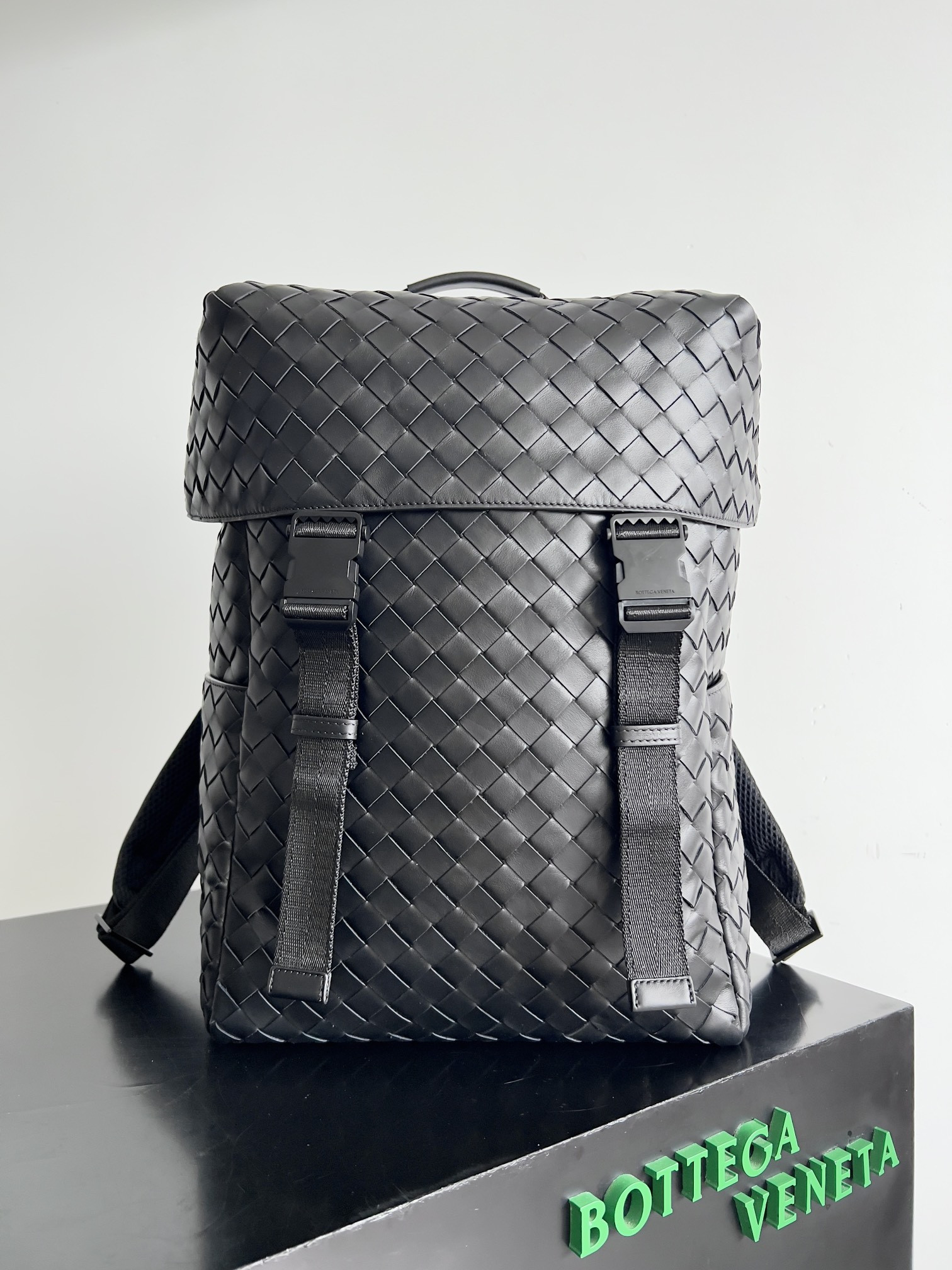 bo*te*ga Ve*ne*ta intrecciato backpack-38*26*15cm