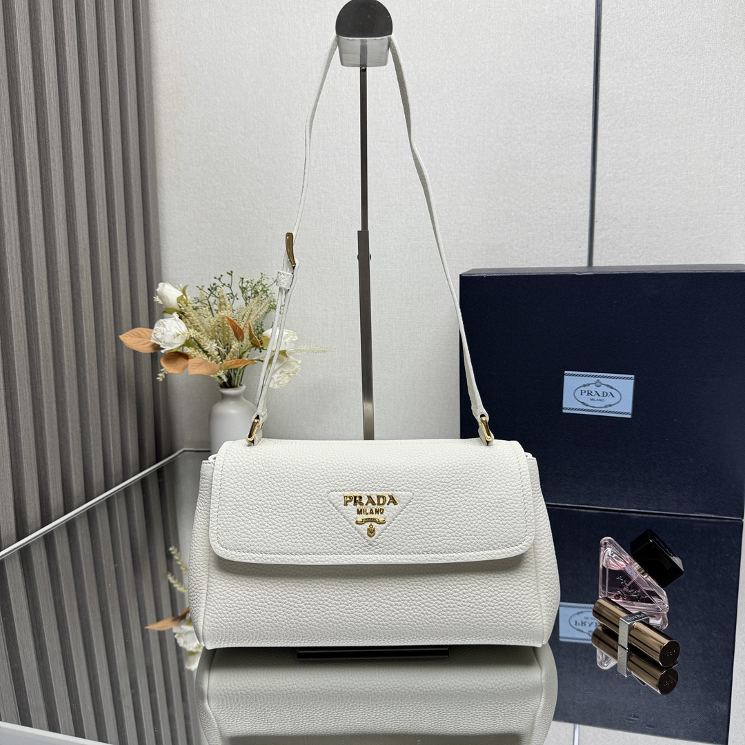 Pra*a small leather shoulder bag-26*14*9.5cm