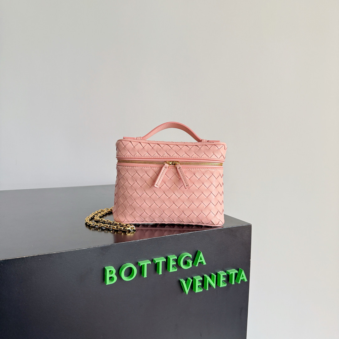 bo*te*ga Ve*ne*ta small soft vanity - 19*14*3cm