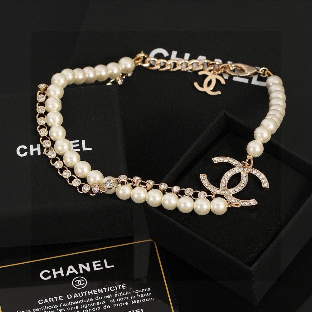 CL NECKLACE
