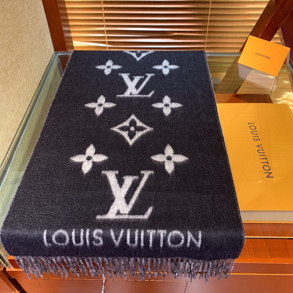 l0*is V*t0n reykjavik scarf